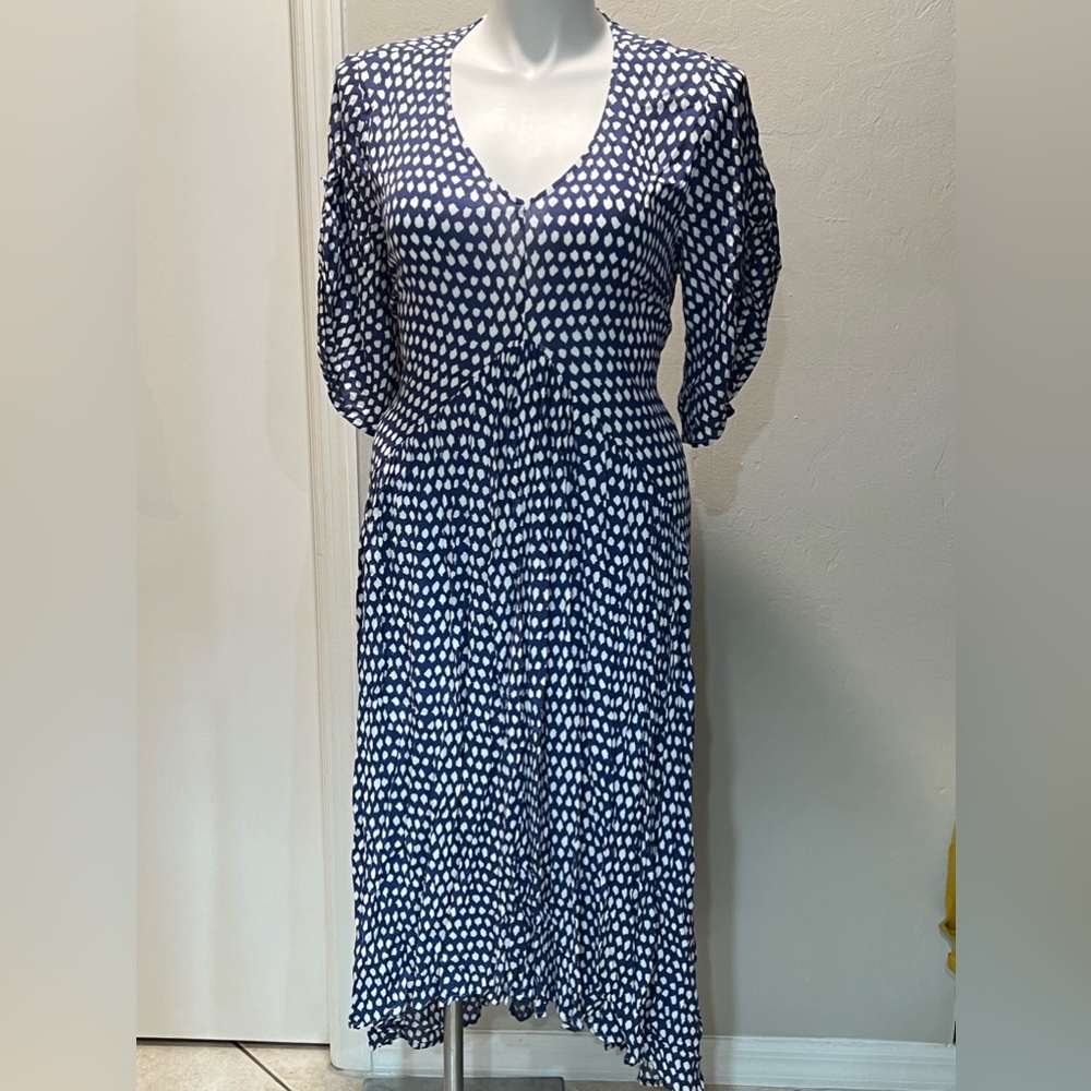 14/16 NWT Navy with white dots vneck tie waist dress, crinkle